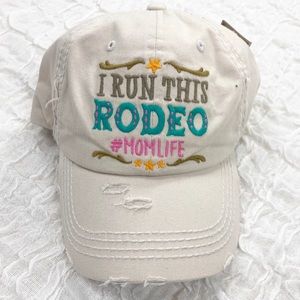 NWT Women’s tan Momlife baseball hat